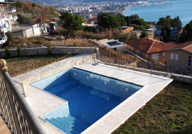 Schöne moderne Villa in Bar, Shushanj, mit Panoramablick auf das Meer und Pool