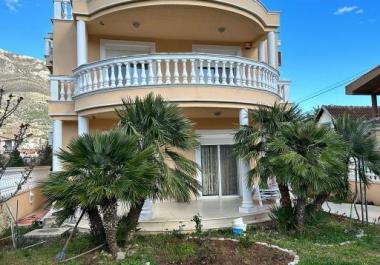 Neues zweistöckiges Haus in Sutomore mit 2 Wohnungen und Panoramaterrasse