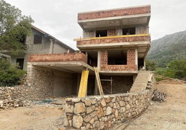 Neues im Bau befindliches Haus in Dobra Voda mit Meerblick und Bergen