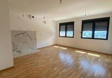 Sonnige Wohnung 62,5 m2 in Tivat in einem neuen Haus