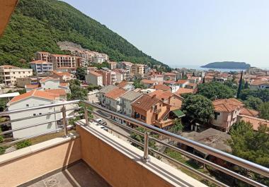 Traum-Duplex mit Meerblick im schönen Budva