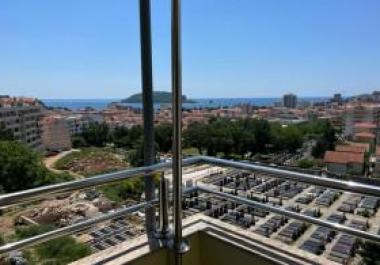 Geräumiges Apartment mit Meerblick in Budva, perfektes Ferienhaus