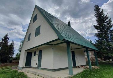 Atemberaubendes legalisiertes 3-stöckiges Haus mit Bergblick in Žabljak für das ganze Jahr