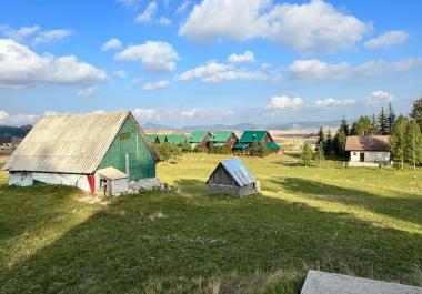 Invest in Montenegro-großes Grundstück in der Nähe der Skipiste zum Verkauf in Zabljak