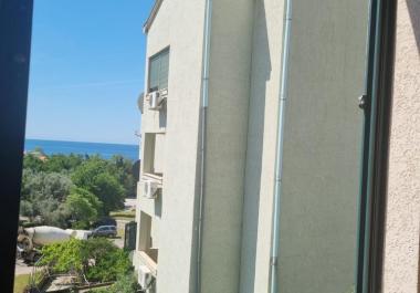 Meerblick-Wohnung 49 m2 in bester Lage in Petrovac zu verkaufen