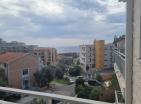 Meerblick-Wohnung 54 m2 mit Pool in Petrovac zu verkaufen