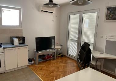 Gemütliche 44m2 Wohnung in Petrovac, Parkplatz inklusive