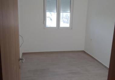 Neue hochwertige Wohnung am Meer mit Terrasse und Meerblick in Sutomore