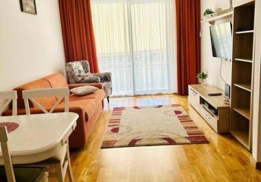 Moderne Meerblick-Wohnung 55 m2 in Becici mit großer Terrasse