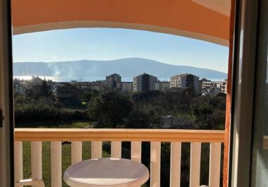 3-in-1-Wohnung mit Meerblick 105 m2 im ruhigen Tivat