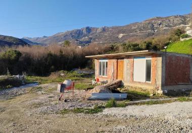 Neues Panorama-Meerblick-Haus 80 m2 in Becici, Montenegro mit großem Grundstück