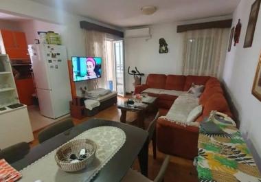 Große geräumige 3-Zimmer-Wohnung 126 m2 in Budva 450 m zum Meer