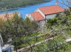 Atemberaubende Villa mit Meerblick und 2 Terrassen in Bigova mit üppigen Gärten