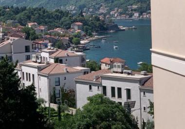 Atemberaubendes 52 m2 Apartment mit Meerblick und Terrasse in Dobrota, Kotor