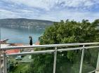 Sonnige moderne 44 m2 Wohnung in Herceg Novi mit Panoramablick