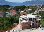 Neue Luxus-Meerblick-Wohnung in Tivat in der Bauphase