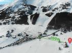 Urbanisiertes Grundstück 371 m2 in Zabljak, 100 m von den Aufzügen des Skizentrums Savin Kuk entfernt