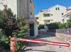 Meerblick-Wohnung in Petrovac, nur 150 m vom Strand entfernt