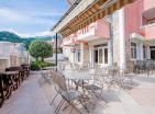 Exklusives 3-Gebäude-Hotel in Budva mit Meerblick zu verkaufen