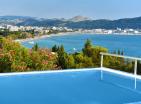 Traumhaus mit Panoramablick auf das Meer und Pool