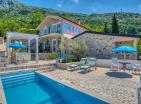 241 m2 große Luxusvilla in Buljarica mit Pool und herrlichem Meerblick