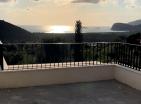 Neue moderne Villa mit Dachterrasse mit tollem Panoramablick auf das Meer in Buljarica