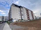 Bezugsfertige neu möblierte 57 m2 Wohnung in Podgorica mit grünem Park