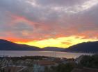 Luxuriöses Apartment mit Meerblick und zwei Schlafzimmern, 72 m, in Tivat mit Top-Annehmlichkeiten