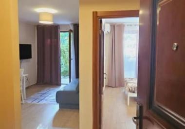 Neue charmante 53m2 Wohnung in Herceg Novi mit Pool, Parkplatz und Terrasse