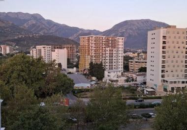 Meerblick-Apartment in Barzentrum in bester Lage mit Parkplatz und Terrasse