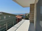 Terrasse mit Meerblick 75 m2 Wohnung mit Garage in Bar