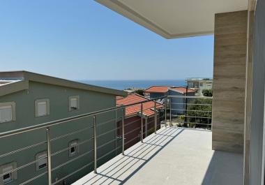 Terrasse mit Meerblick 75 m2 Wohnung mit Garage in Bar