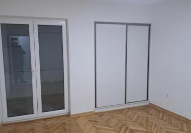 Charmante 2 Schlafzimmer 60 m2 Wohnung in Bar mit Terrasse in der Nähe von Meer