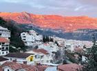 Atemberaubende 37 m2 große Wohnung mit Bergblick in Budva in der Nähe der Altstadt