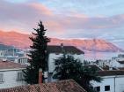 Atemberaubende 37 m2 große Wohnung mit Bergblick in Budva in der Nähe der Altstadt