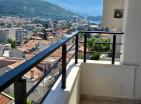 Neue 45 m2 große Wohnung mit Meerblick in Budva mit Terrasse