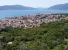 Exklusives 1430 m2 großes Grundstück mit Meerblick in Tivat, Montenegro