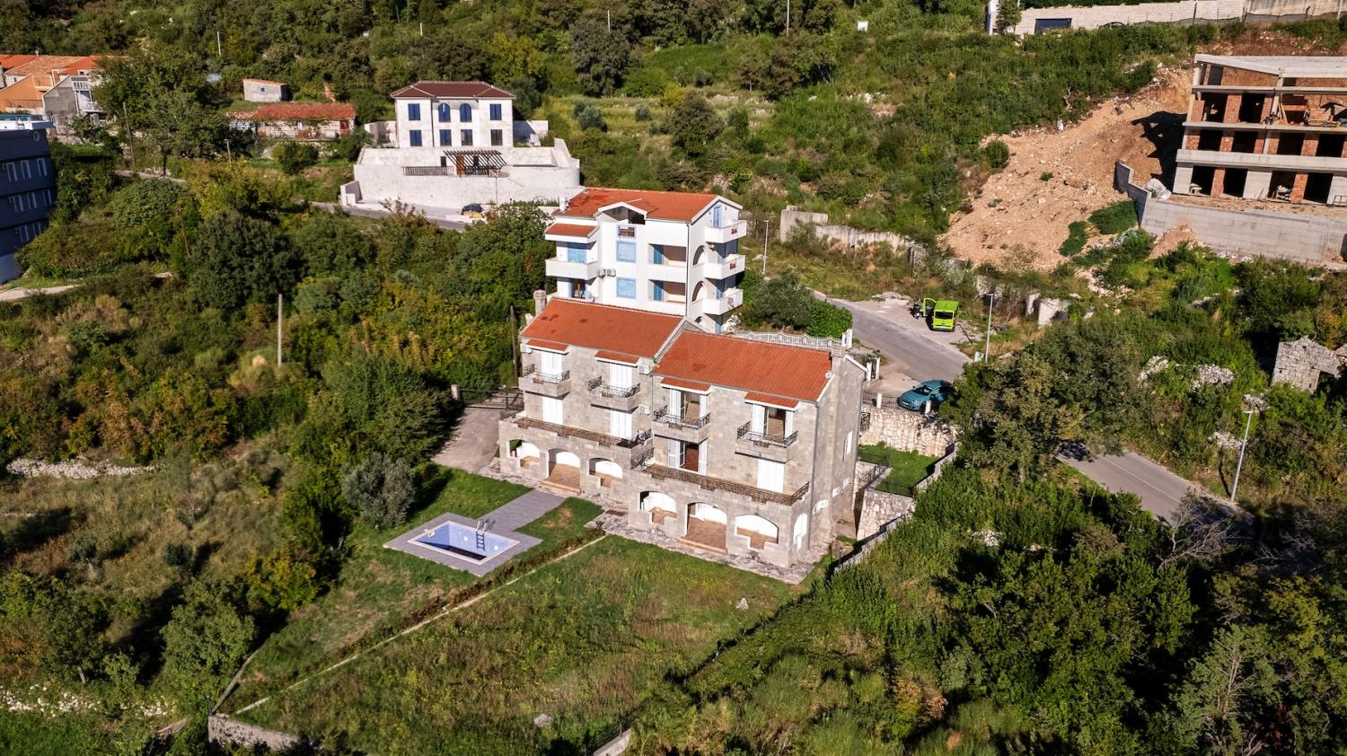 Atemberaubender Panoramablick auf das Meer 249 m2 Haus in Blizikuće als Mini-Hotel