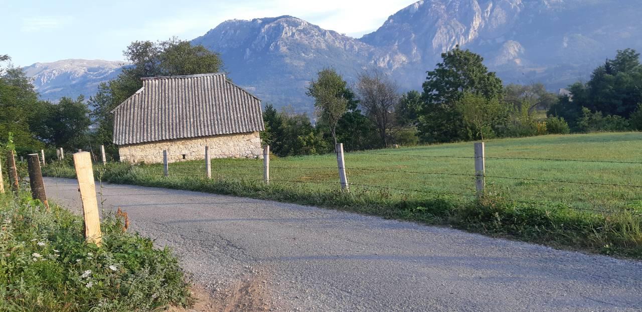 Investieren Sie in ein malerisches Rückzugsgebiet in den Bergen in der Nähe von Kolasin