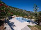 Luxuriöses 450 m2 großes Haus am Meer in Kotor mit herrlichem Blick auf die Bucht und Pool