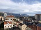 Panoramablick 87 m2 Wohnung in Budva, nur wenige Schritte vom Meer entfernt