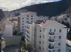 Panoramablick 87 m2 Wohnung in Budva, nur wenige Schritte vom Meer entfernt