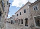 Gewerbeimmobilien in Herceg Novi neben dem Meer und Zentrum zum Verkauf