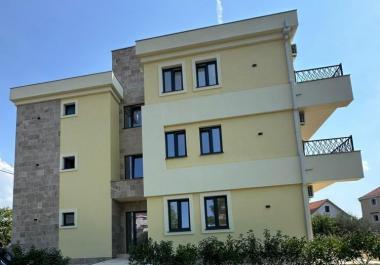 Moderne 49 m2 große Wohnung am Meer in Tivat in Lux Residence